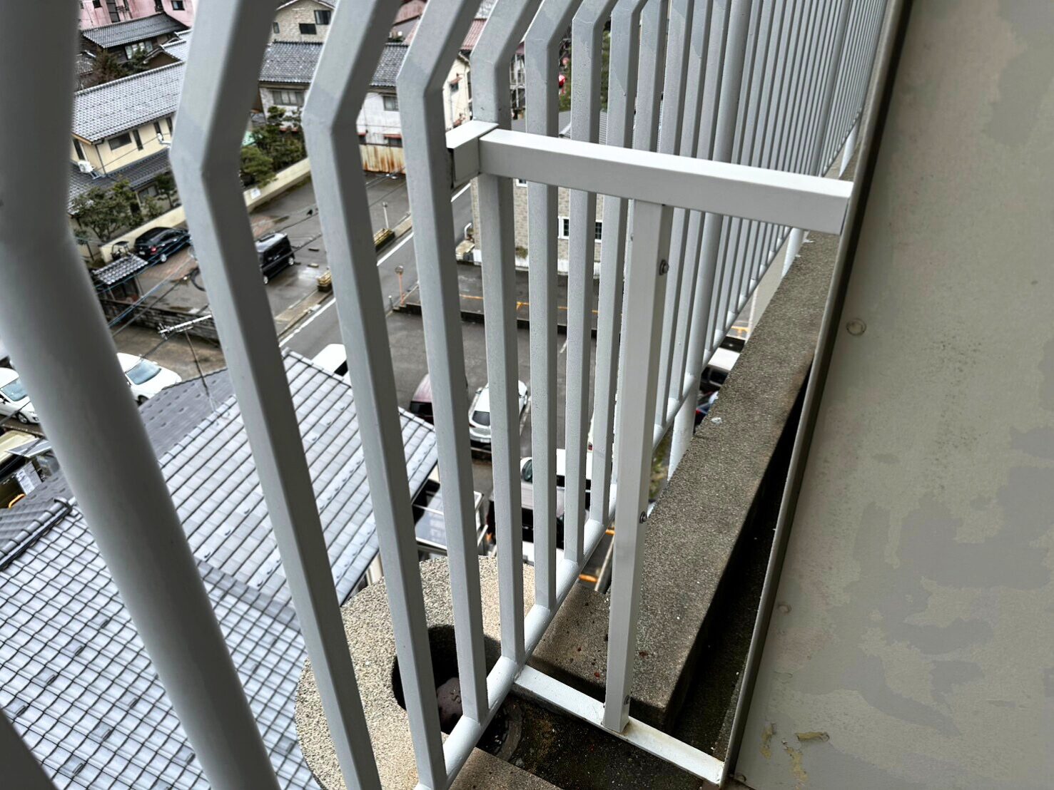 金沢市　外壁補修工事がスタート！手摺の補修