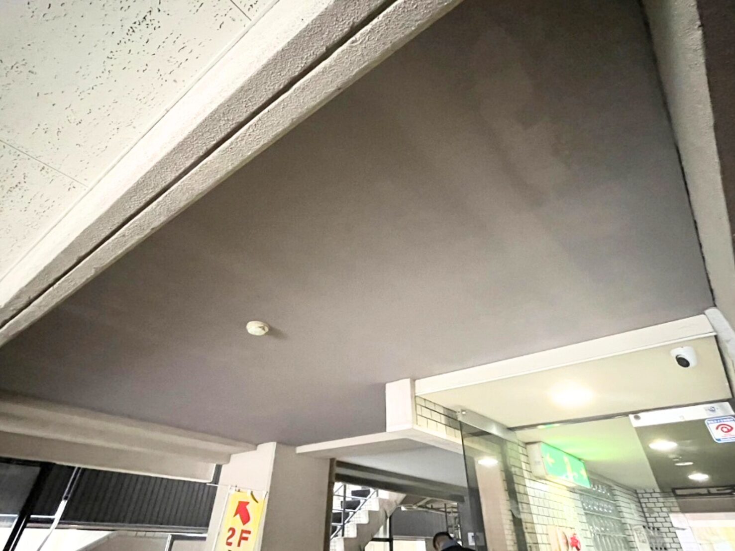 【施工事例】金沢市　マンション駐車場　天井塗装工事　施工前・施工後
