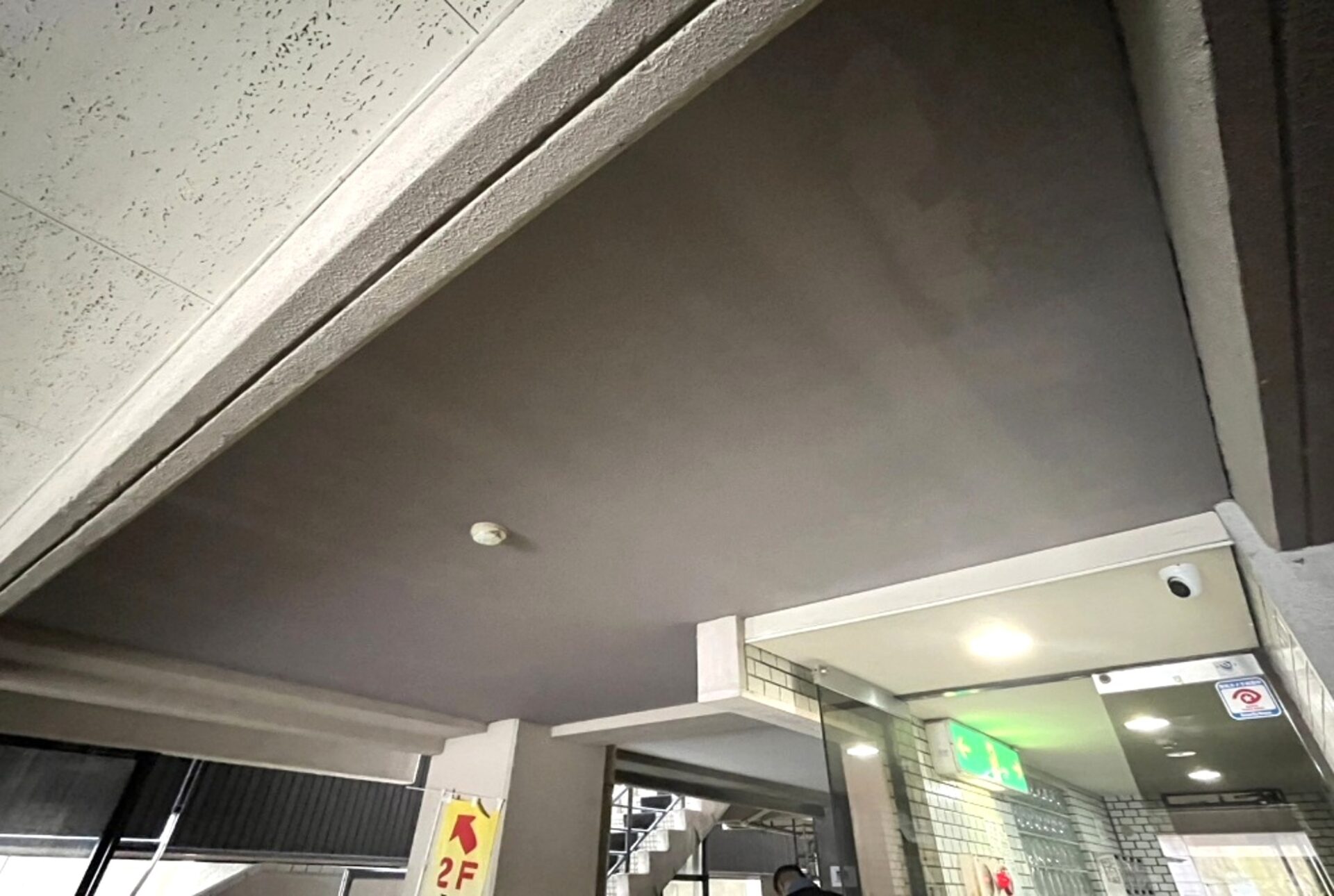 金沢市　マンション駐車場　天井塗装工事