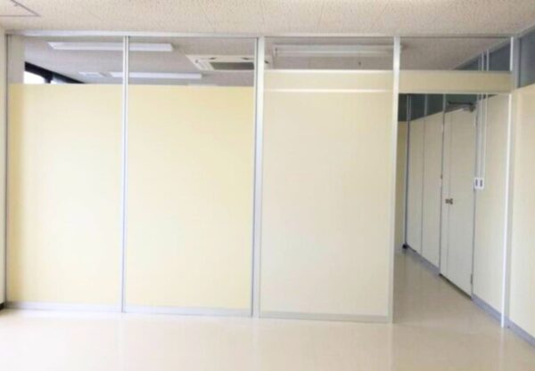 金沢市　事務所　仕切り壁の設置