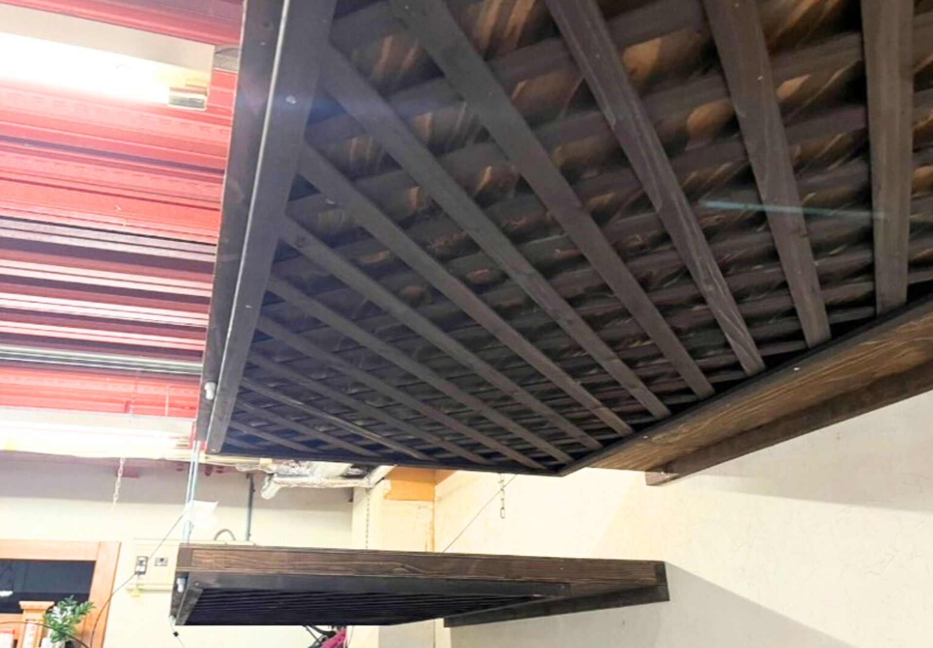 金沢市　店舗　吊り棚取り付け