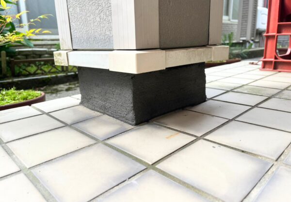 金沢市　戸建て　玄関前　柱修繕工事