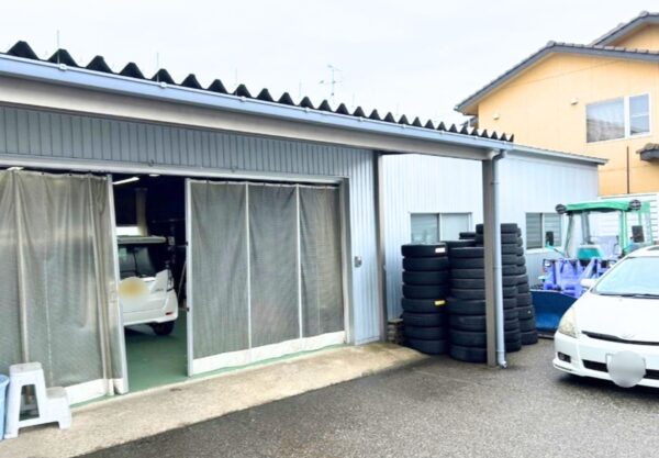 金沢市　自動車販売店　樋交換