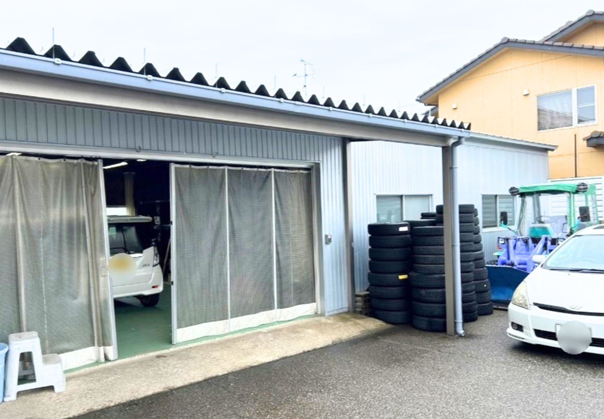 金沢市　自動車販売店　樋交換