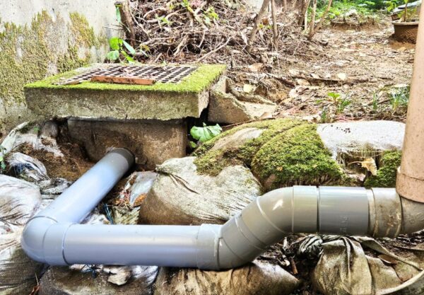 金沢市　マンション　雨水配管補修