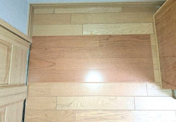 金沢市　マンション　床リフォーム　一部貼り替え