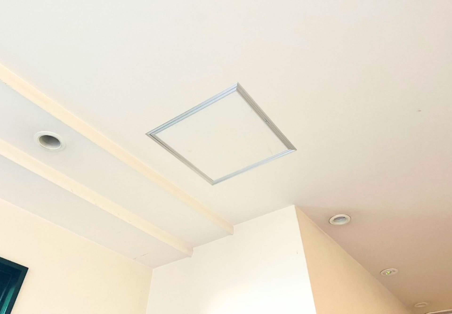 【点検しやさすさを改善】マンション天井点検口取り付け｜点検口新設(金沢市)