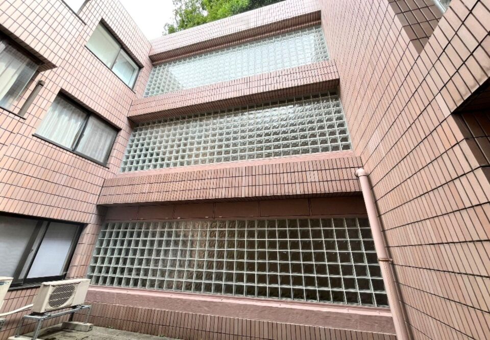 金沢市 マンション中庭コーキング工事 施工後