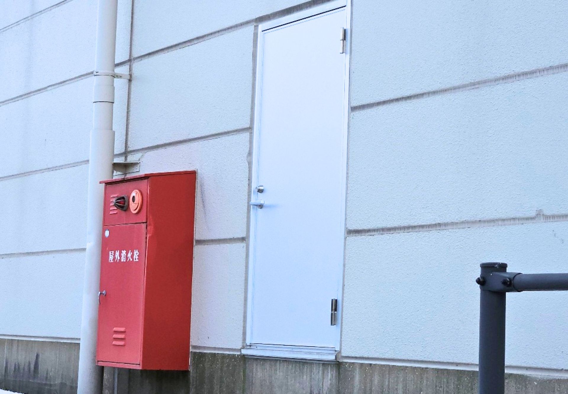 白山市｜アルミドア取替｜古くなったドアを一新